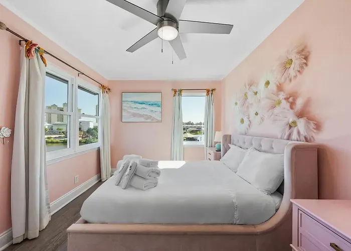 Holiday home Coast - Canal View, Hot Tub & Boat Dock