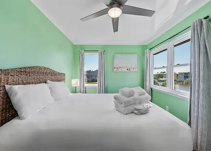 Holiday home Coast - Canal View, Hot Tub & Boat Dock