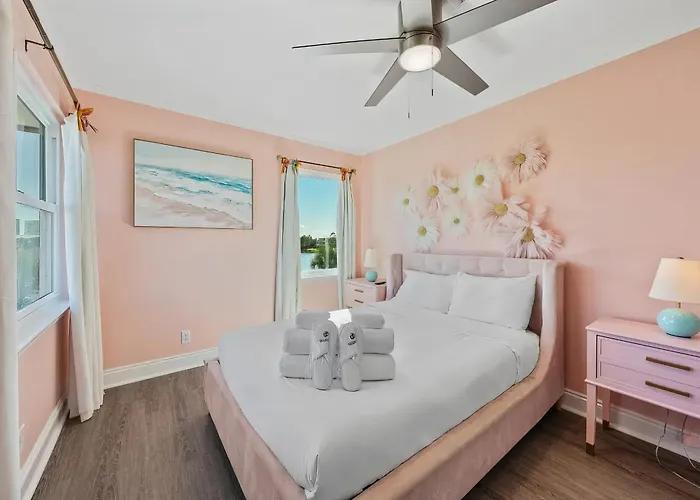 Coast - Canal View, Hot Tub & Boat Dock * Gulf Shores
