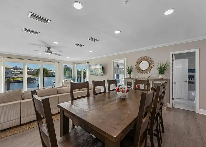 Coast - Canal View, Hot Tub & Boat Dock Holiday home Gulf Shores