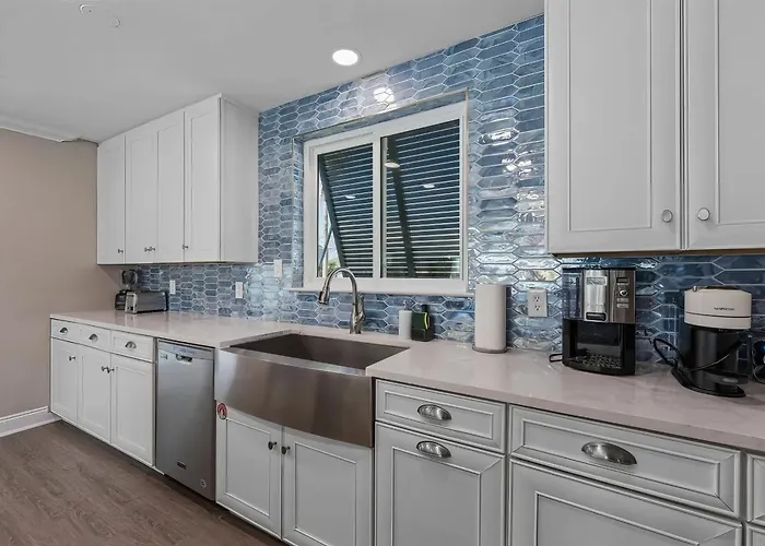 Coast - Canal View, Hot Tub & Boat Dock Holiday home Gulf Shores