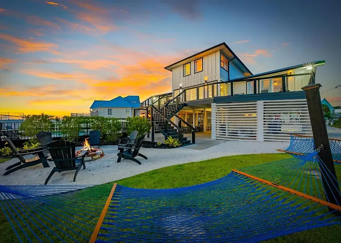 Coast - Canal View, Hot Tub & Boat Dock