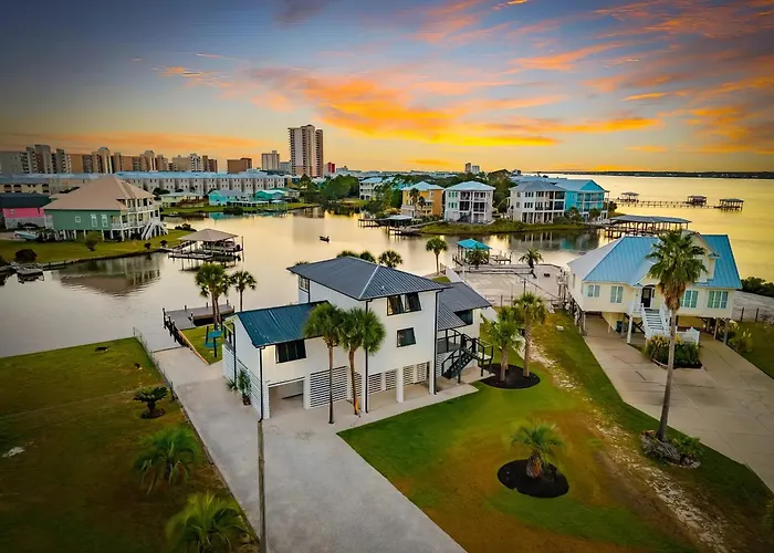 Coast - Canal View, Hot Tub & Boat Dock Holiday home Gulf Shores
